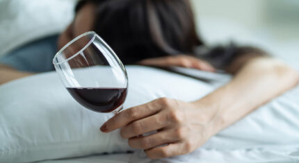 Alkohol a sen – jak alkohol wpływa na jakość wypoczynku i bezdech senny?
