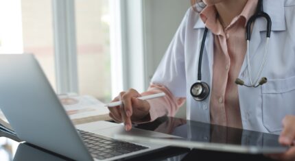 Lekarka wypisująca e-zlecenie na wyroby medyczne – bezdech-senny.info.pl